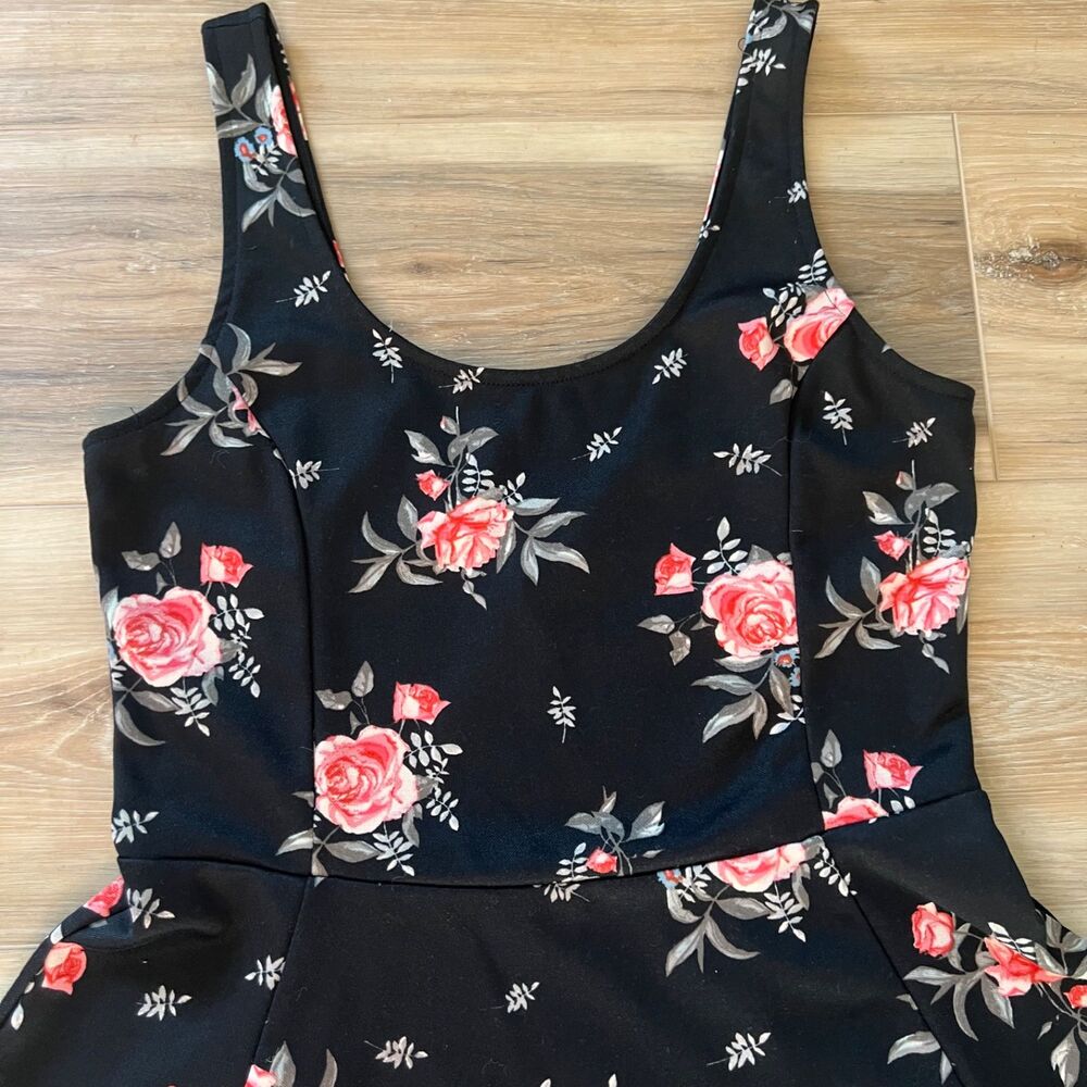 BNWOT Womens 90s Vintage Style Sexy Sleeveless Black Floral Rose Dress by H&M - Picture 4 of 7